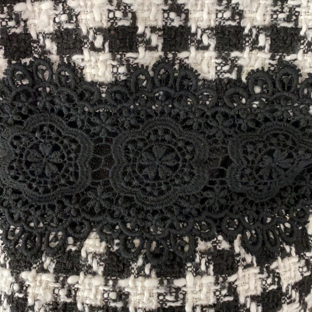 Clothes - Picture 4 of 10